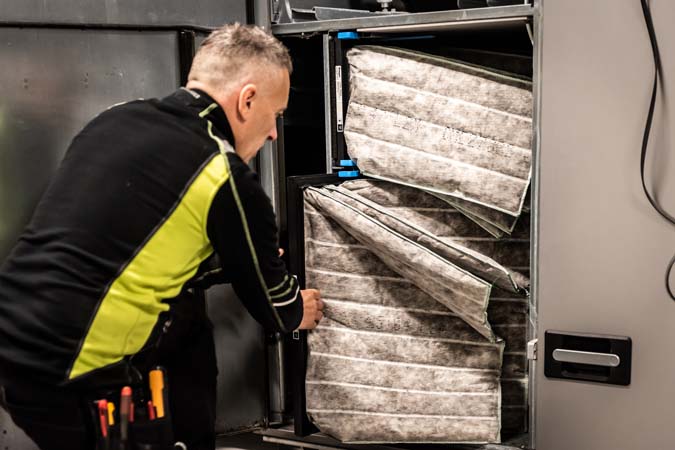 Fortverkare byter filter